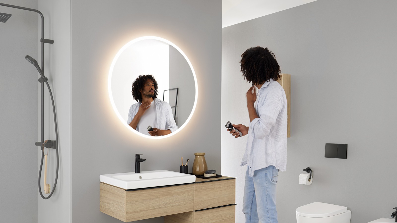 Geberit Option mirror round with furniture and ceramics of the bathroom series Geberit iCon