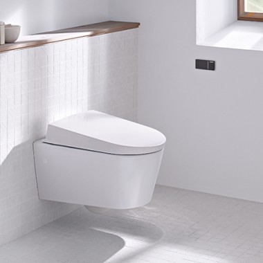 Geberit barrier-free WC with remote flush actuation