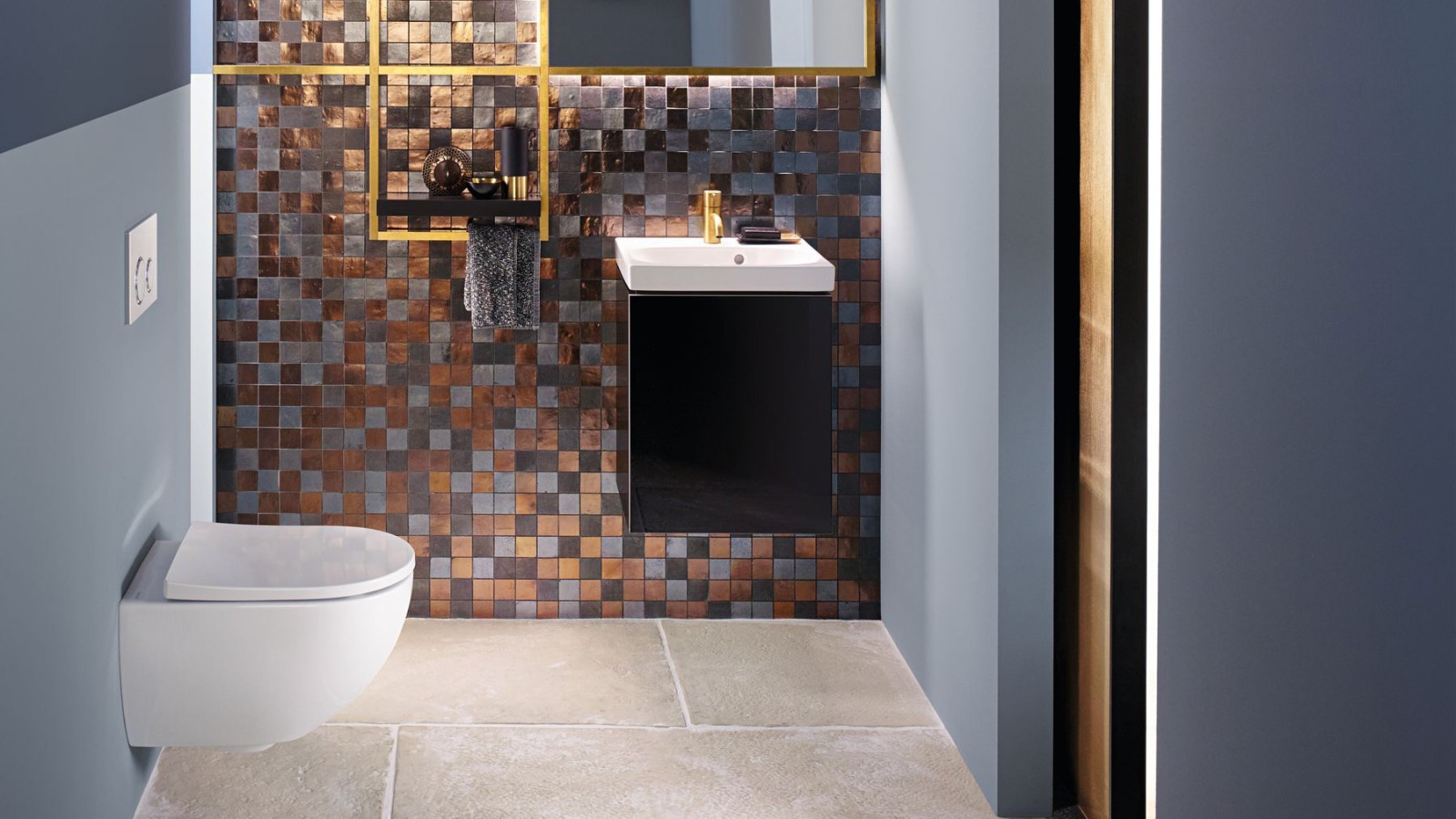 Modern bathroom in a tight space with Acanto WC and Acanto washbasin