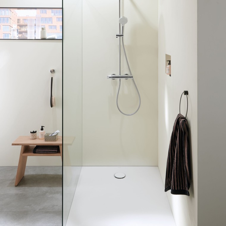 Geberit Olona floor-even shower with glass walk-in shower panel