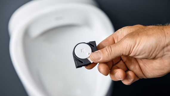 Flush guide for thorough flushing