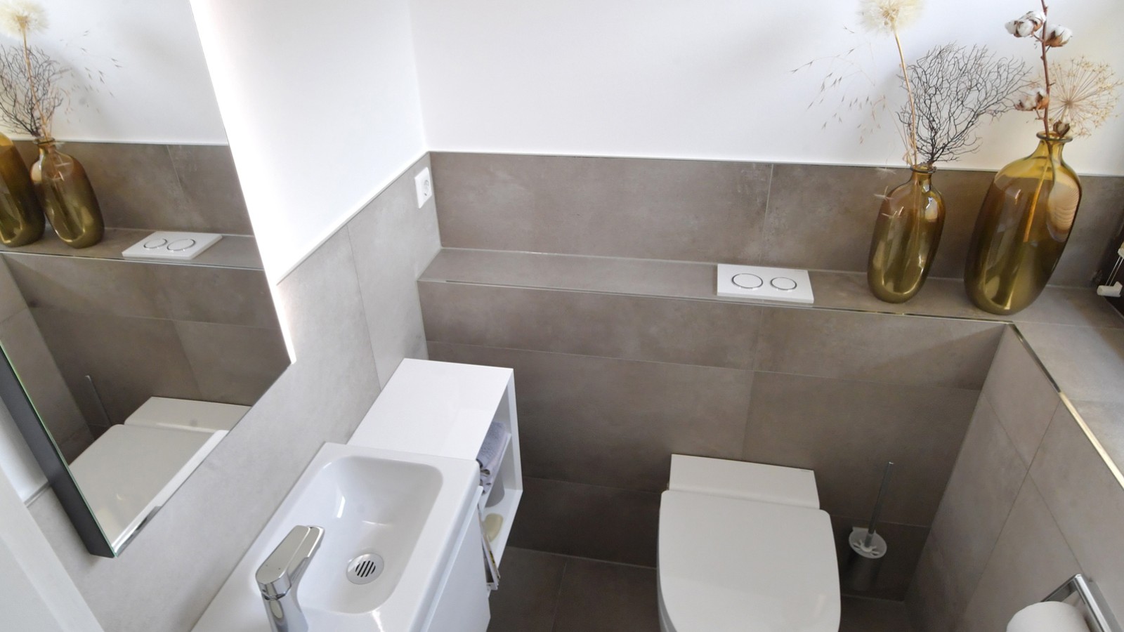 The guest bathroom after the renovation The guest bathroom after the renovation