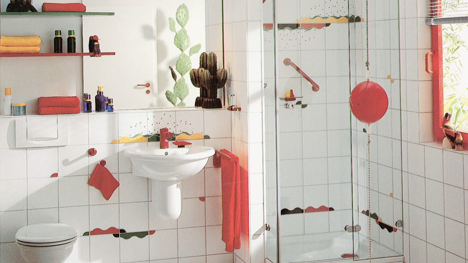 A bathroom like this with a separate shower and playful colour accents in the tiles was very fashionable A bathroom like this with a separate shower and playful colour accents in the tiles was very fashionable