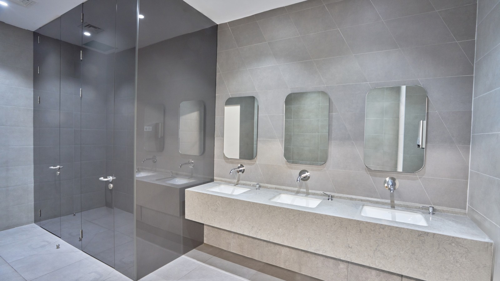 Simple and elegant: Geberit VariForm washbasin and Piave taps. © Oğuzhan Kasar Simple and elegant: Geberit VariForm washbasin and Piave taps. © Oğuzhan Kasar