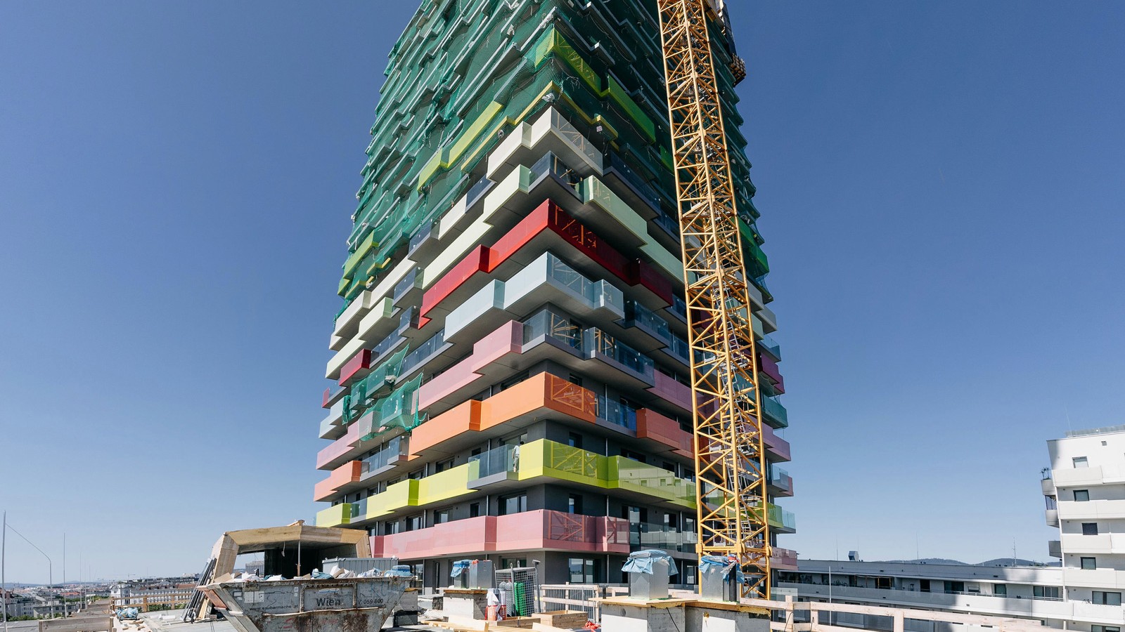 The colourful DS 90 residential building in the middle of Vienna, with 382 residential units The colourful DS 90 residential building in the middle of Vienna, with 382 residential units