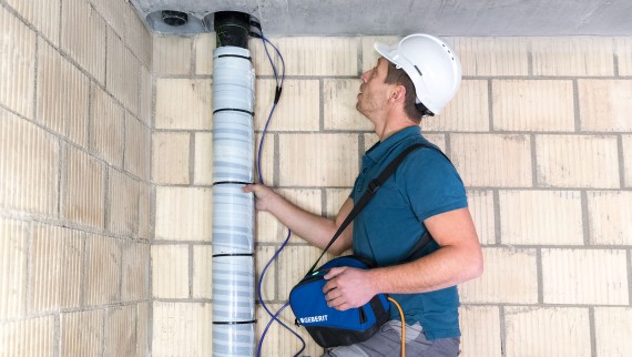 Easy handling at the building site with the Geberit ESG light Easy handling at the building site with the Geberit ESG light