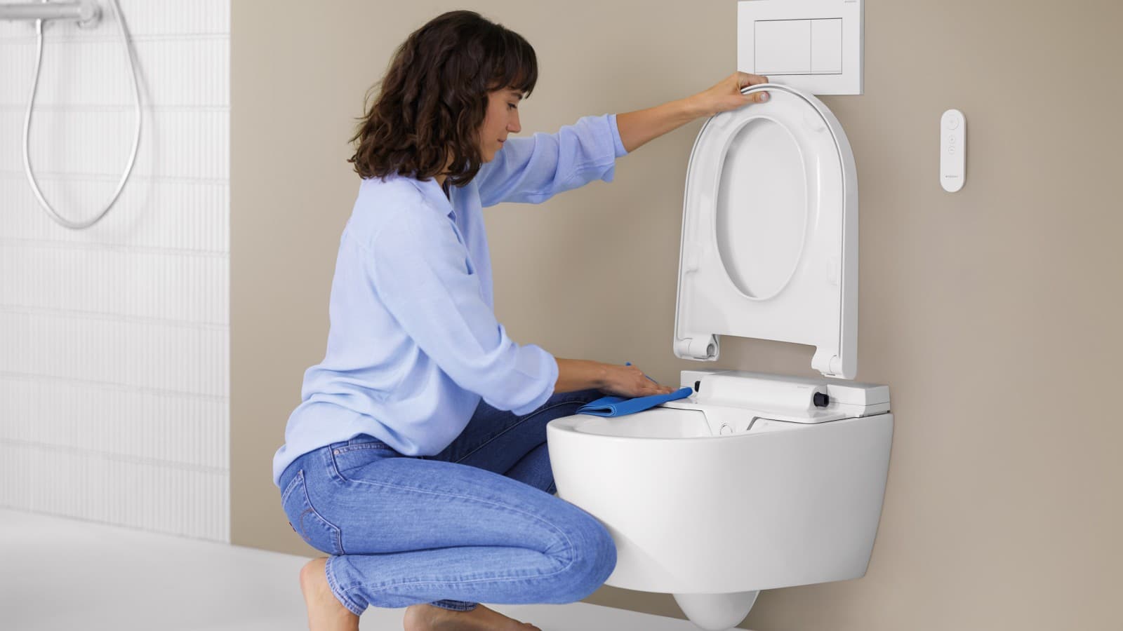 Quick release ensures easy cleaning Quick release ensures easy cleaning
