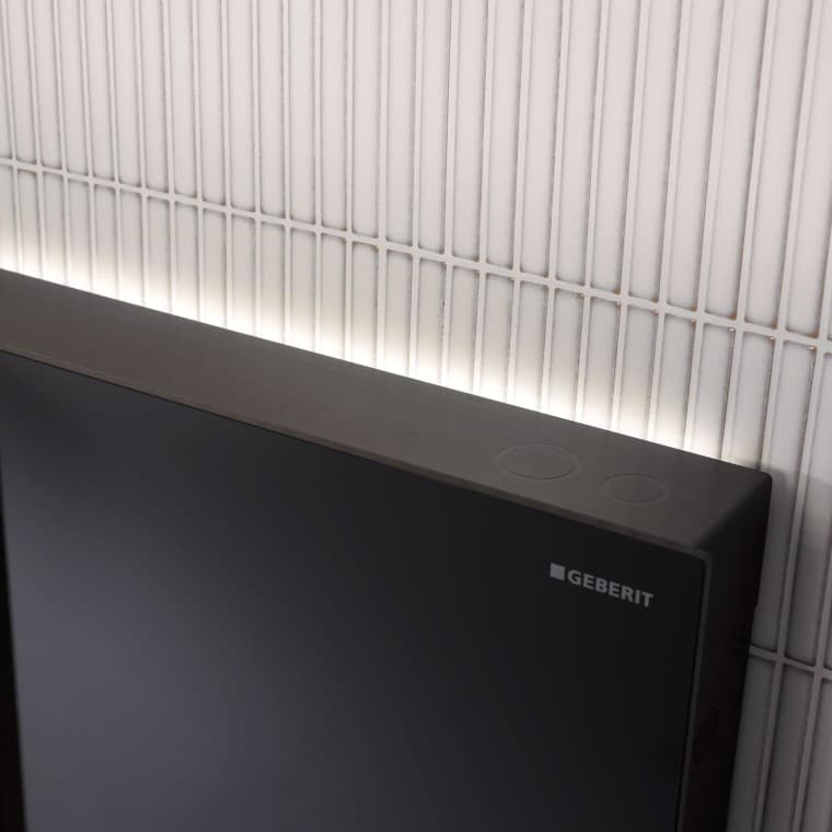 Orientation light on the Geberit Monolith Plus in black (© Geberit) Orientation light on the Geberit Monolith Plus in black (© Geberit)