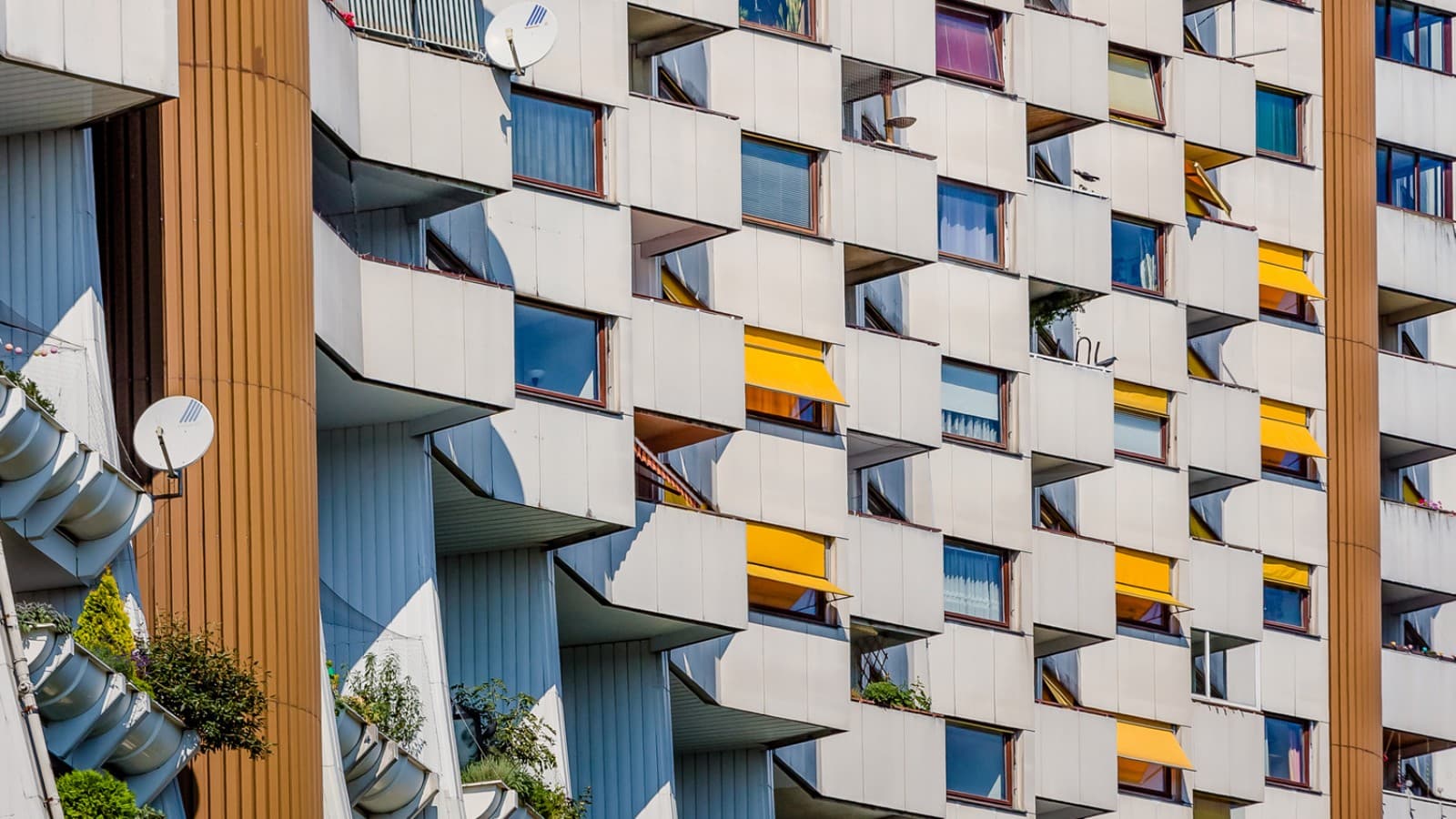 In the Alt-Erlaa social housing estate in Vienna, housing satisfaction is exceptionally high - despite living in a small space (© Agata Kadar - stock.adobe.com) In the Alt-Erlaa social housing estate in Vienna, housing satisfaction is exceptionally high - despite living in a small space (© Agata Kadar - stock.adobe.com)