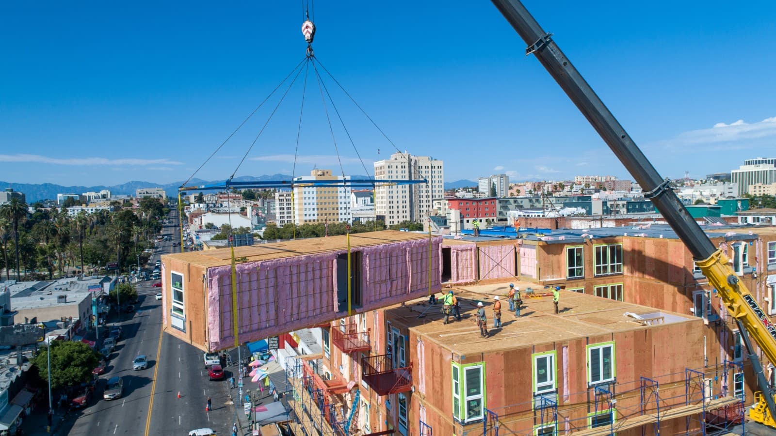 Prefabricated building projects create affordable living space in urban centres. (© Geberit) Prefabricated building projects create affordable living space in urban centres. (© Geberit)