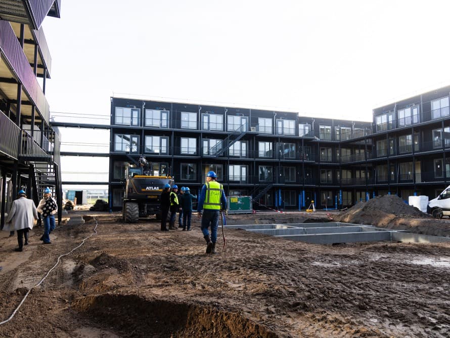 Whether they have 2, 8, or 18 stories, Moos’s buildings and modules are designed for long-term reuse (© Fotostudio Gerard-Jan Vlekke/Fotovak BV) Whether they have 2, 8, or 18 stories, Moos’s buildings and modules are designed for long-term reuse (© Fotostudio Gerard-Jan Vlekke/Fotovak BV)