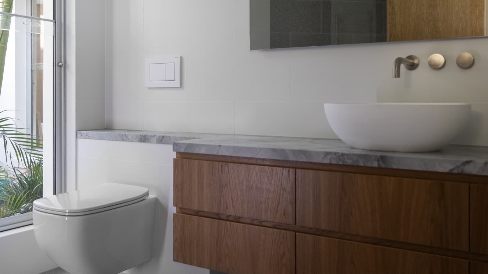 When renovating the four bathrooms, they once again opted for the durable concealed cisterns from Geberit (© Geberit) When renovating the four bathrooms, they once again opted for the durable concealed cisterns from Geberit (© Geberit)